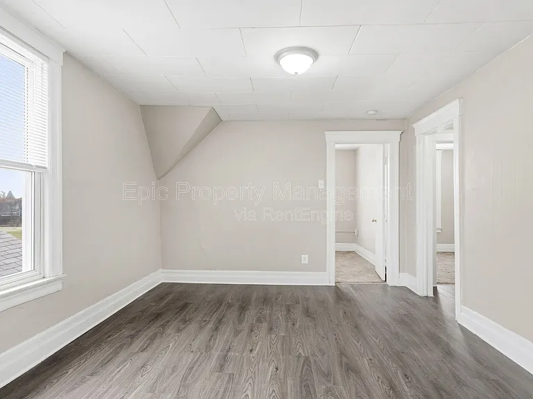 332 Goddard St — Photo 6