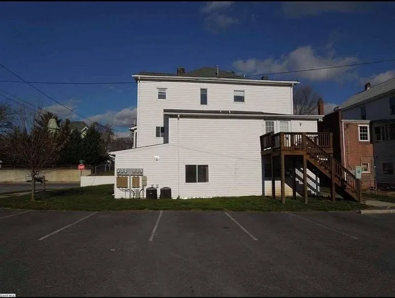 E Main St, Waynesboro — Photo 2