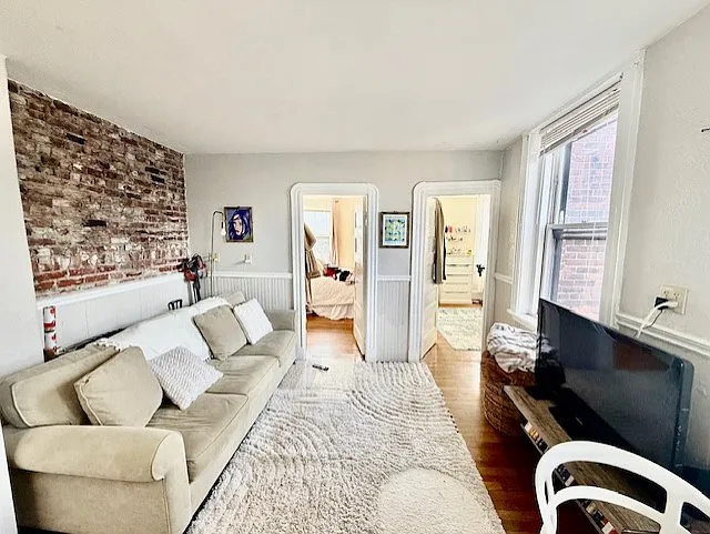 Building Photo - 72 Revere St #1