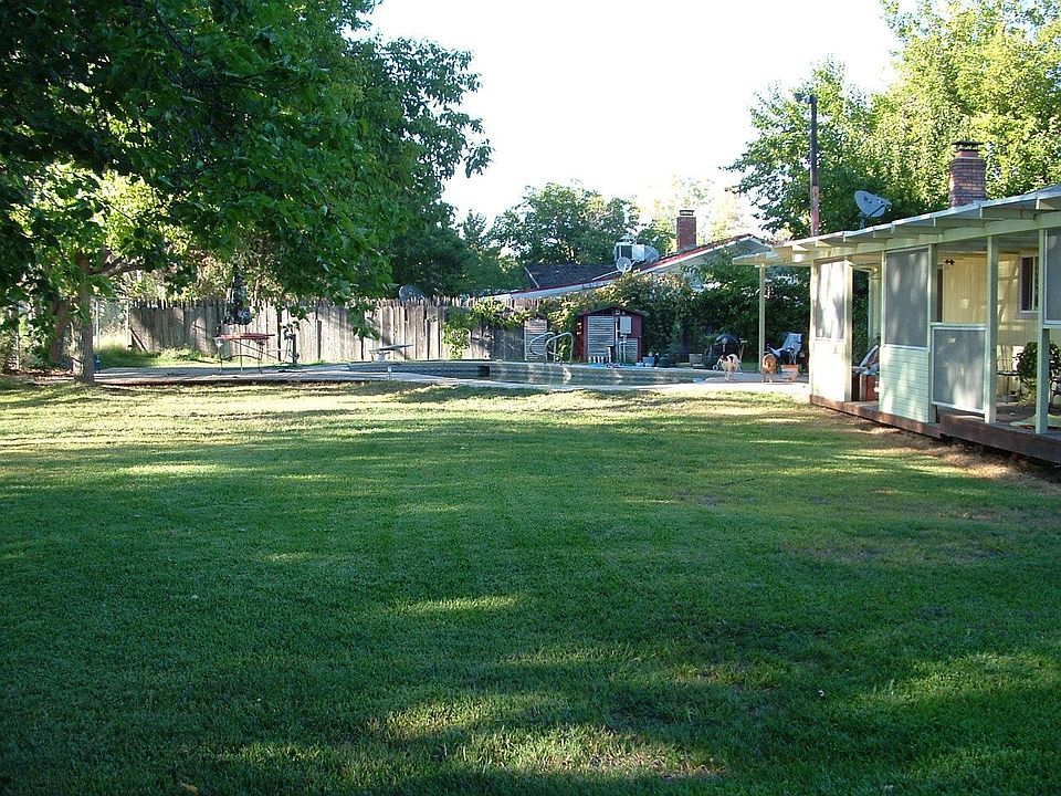 2nd image of 5202 Debbie Ln