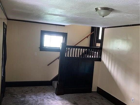3rd image of 453 Wildwood Ave