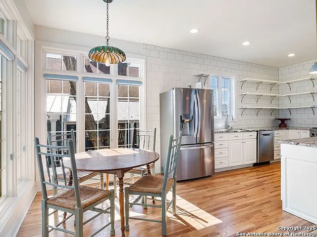 702 W French Pl — Photo 26