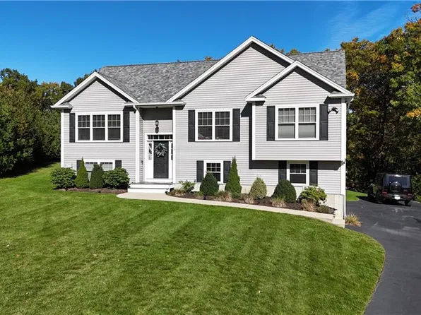 13 Carltons Trl, Smithfield, RI 02917