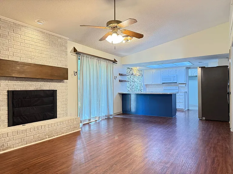 3604 Royal Oak Dr — Photo 7
