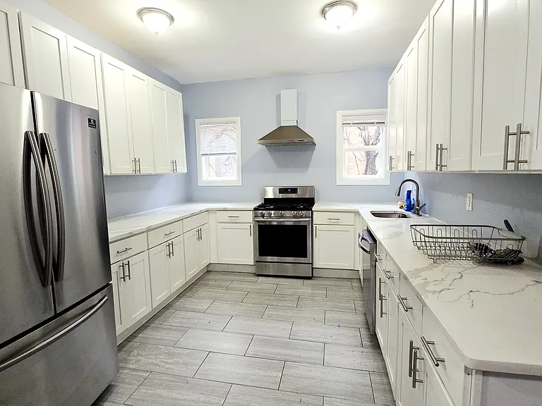 99 Clerk St #2A — Photo 2
