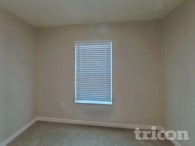 2244 Gladiolus Ln — Photo 13