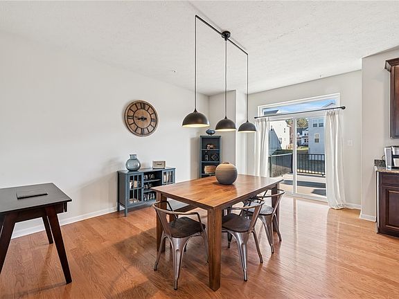 3rd image of 204 Eagle Dr