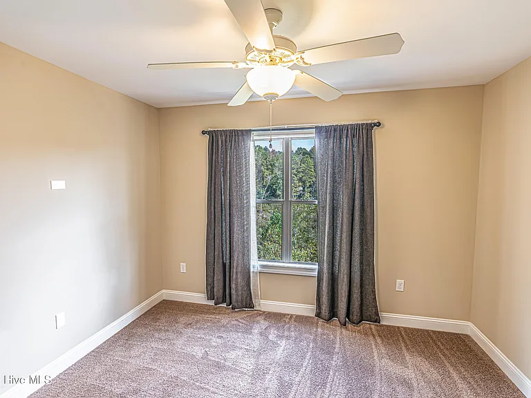 90 Cypress Cir — Photo 9