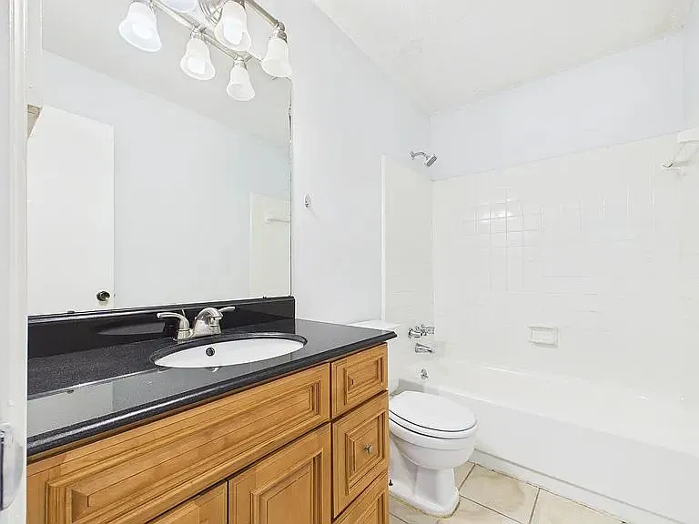 8811 Hunter Ridge Dr — Photo 16