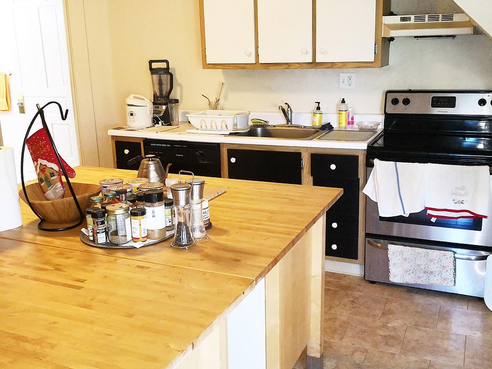 Eat-in Kitchen