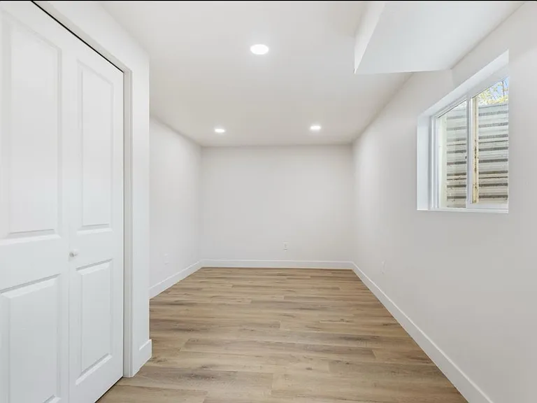 2085 N 900th St W — Photo 16
