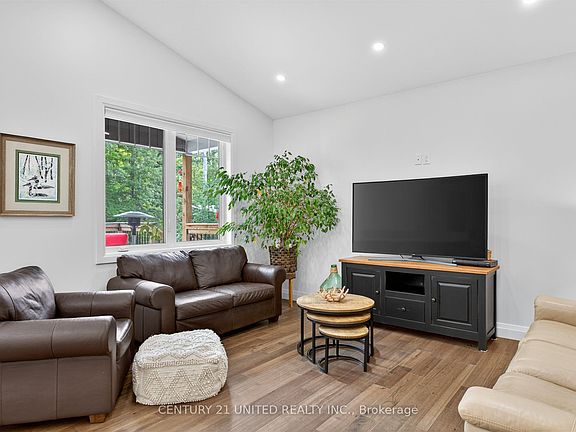 3rd image of 322 Elbow Point Rd