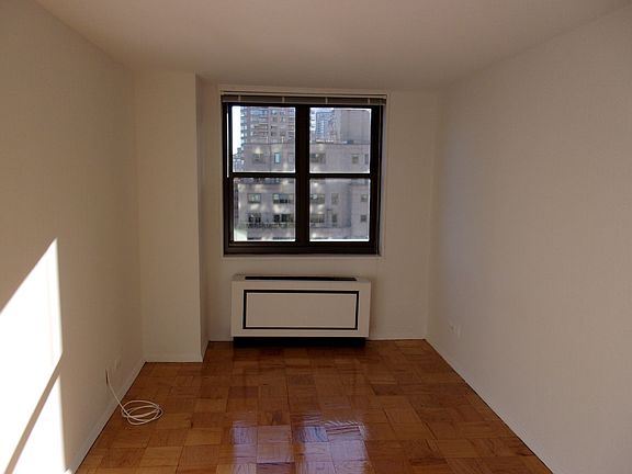 5th image of 200 E 72nd St APT 20C