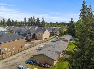 9024 126th St E #E, Puyallup, WA 98373
