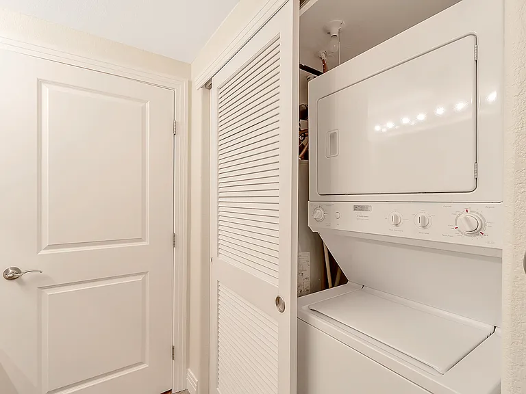 9079 E Panorama Cir #308 — Photo 2
