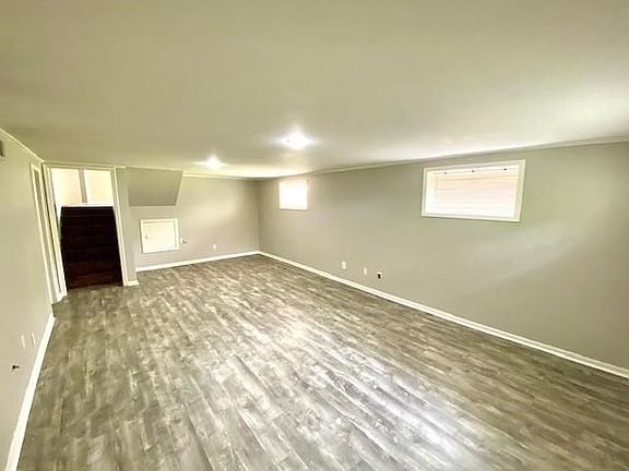 5th image of 10012 Benson St