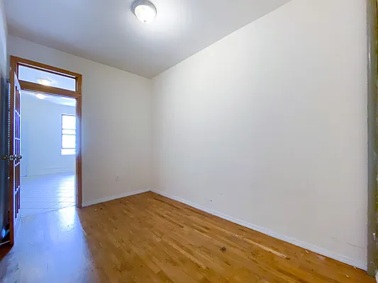 Rented by Compass | media 21