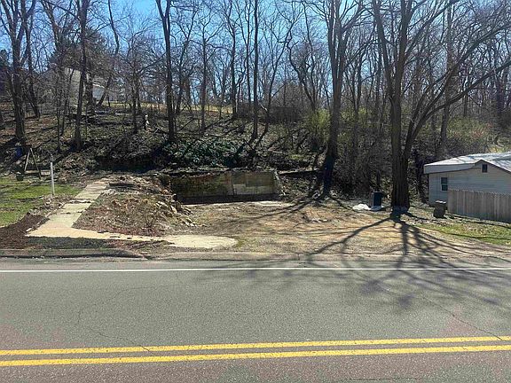 2nd image of 3241 Sheridan Rd