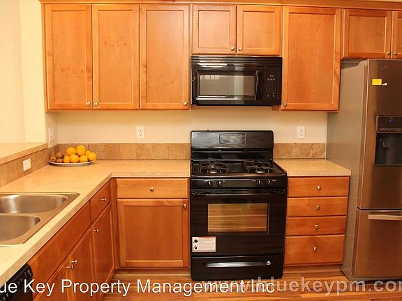 4th image of 5917 NE 48th St