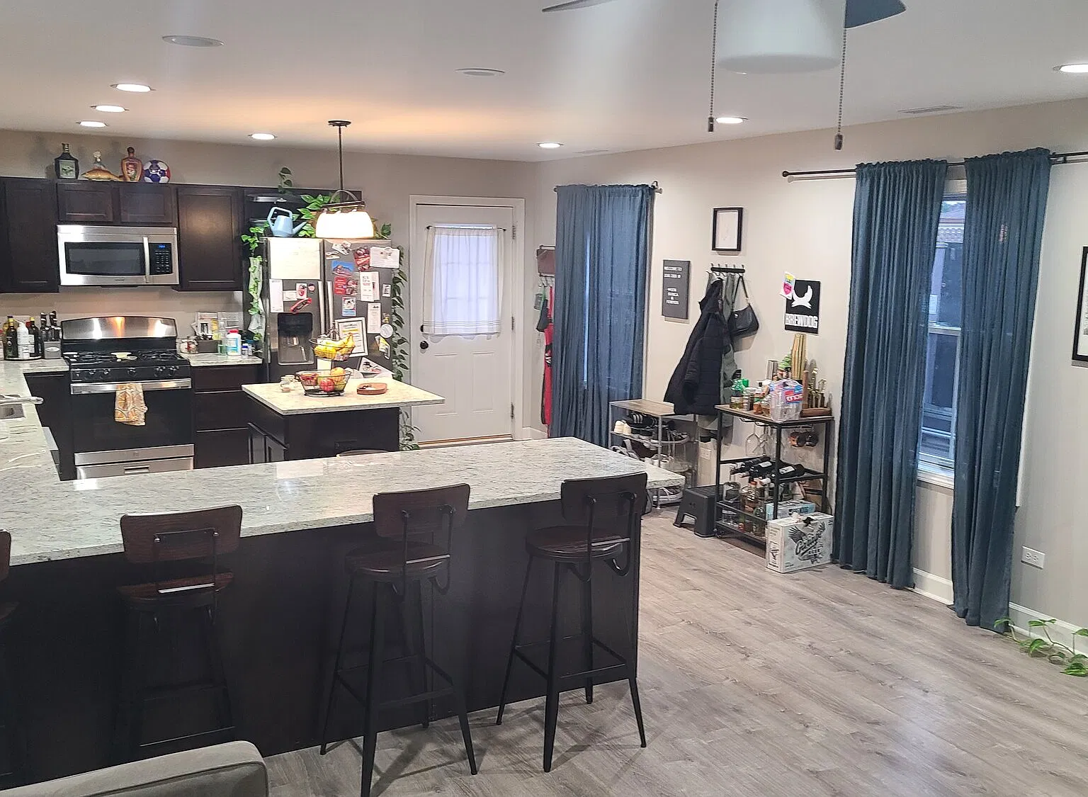 1 bed, 1100 sqft, $1,800 — Photo 1