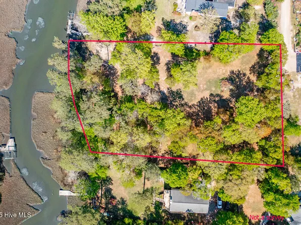 106 Hollihaven Drive, Hubert, NC 28539