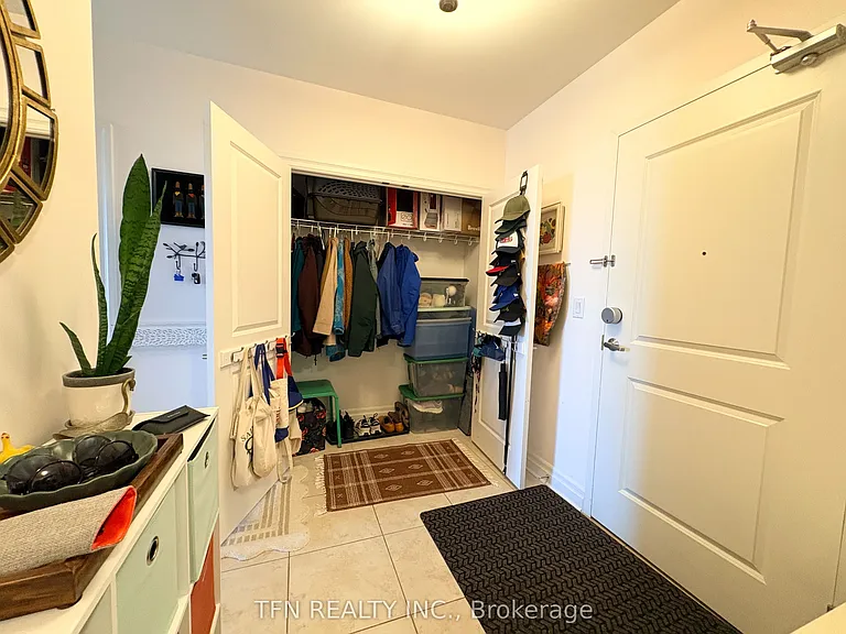160 Macdonell St #1508 — Photo 28