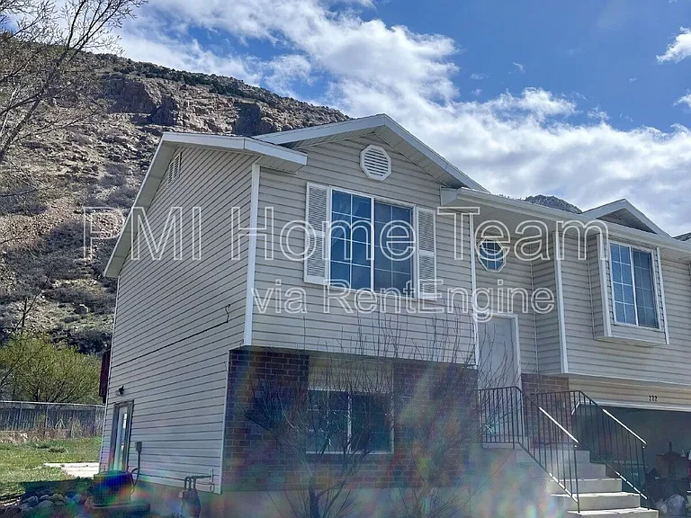 1222 N Willard Peak Dr — Photo 2