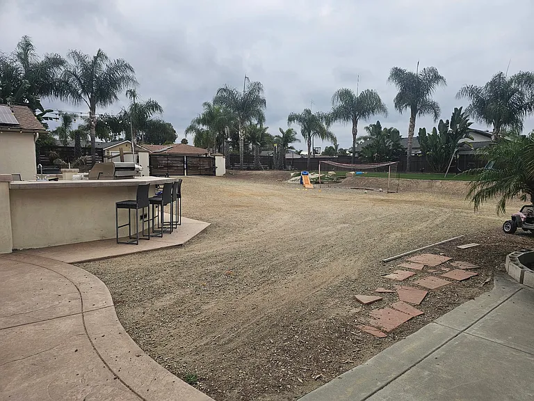 608 Las Flores Dr — Photo 8