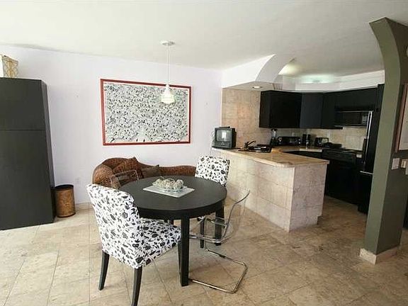 3rd image of 465 Ocean Dr APT 310