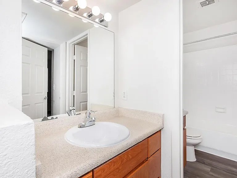 Crystal Pointe — Photo 39