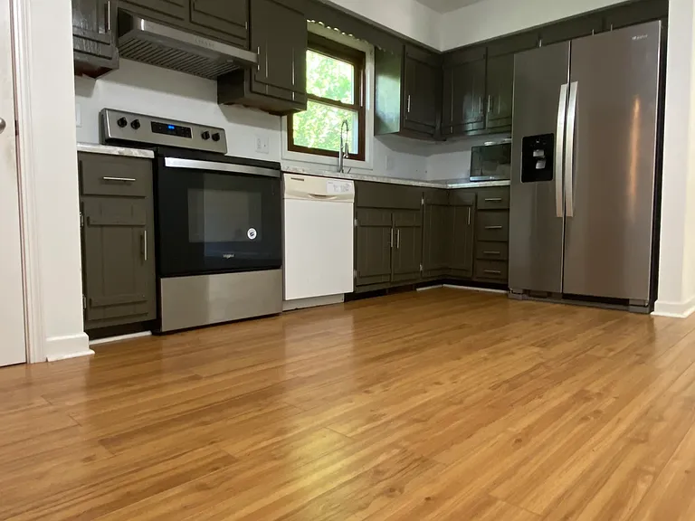613 Rahkewood Dr — Photo 5