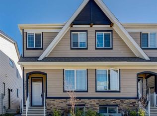 1041 NW Mahogany Blvd SE, Calgary, AB T3M 3X5