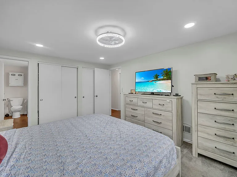 401 Greentree Pkwy — Photo 22