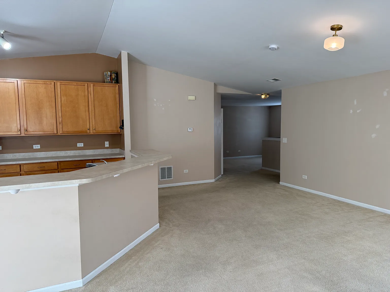 2 bed, 1785 sqft, $2,500 — Photo 3