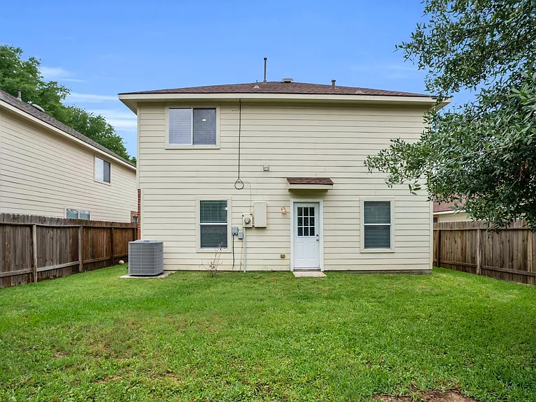 7215 Cool Springs Ct — Photo 23