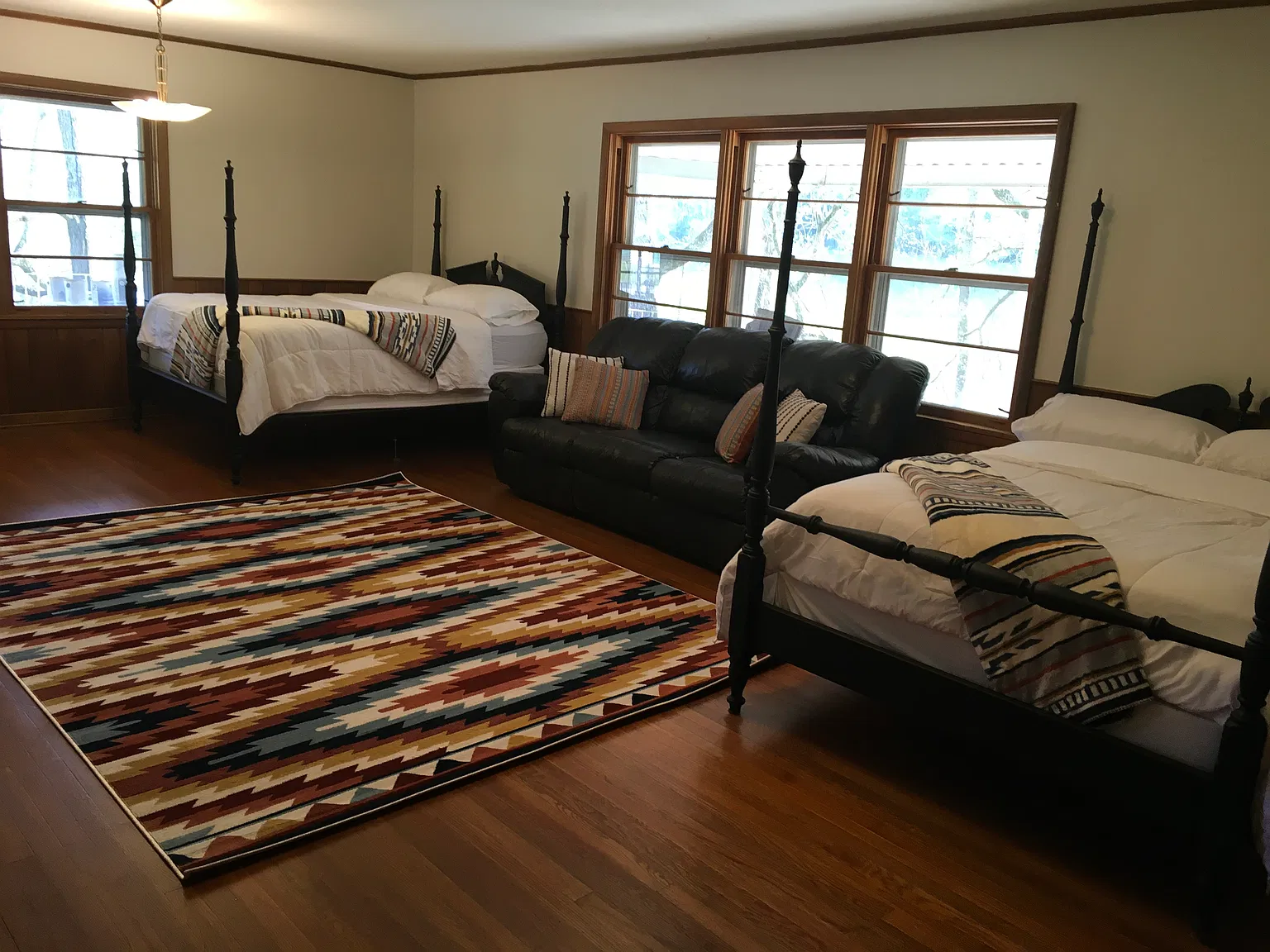 4 bed, 2600 sqft, $1,900 — Photo 3