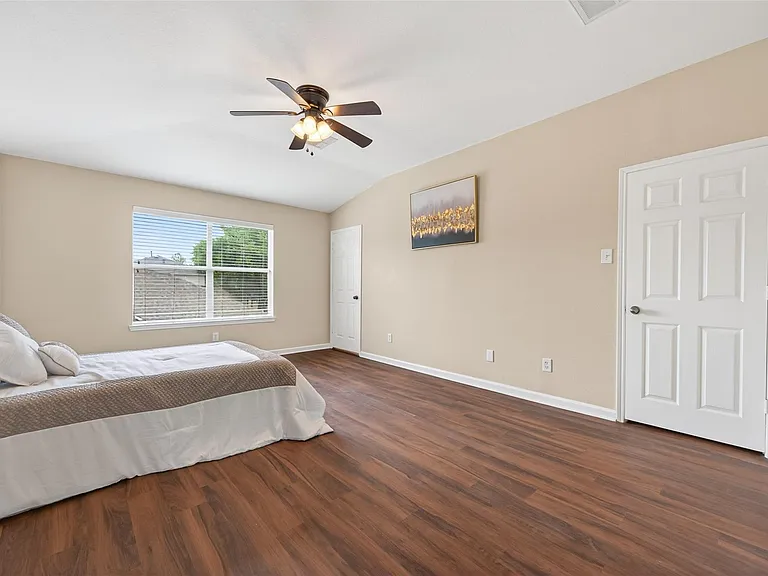 10427 Lyndon Meadows Dr — Photo 24