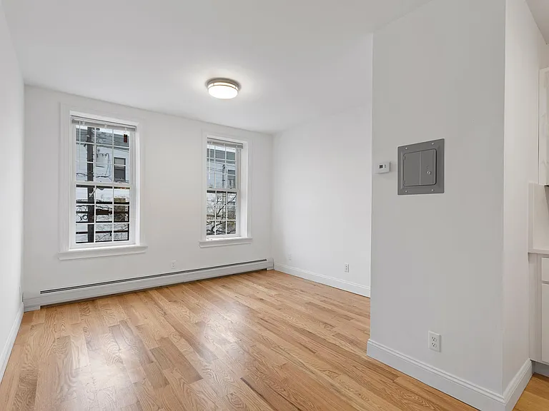 289 New York Ave #5 — Photo 6