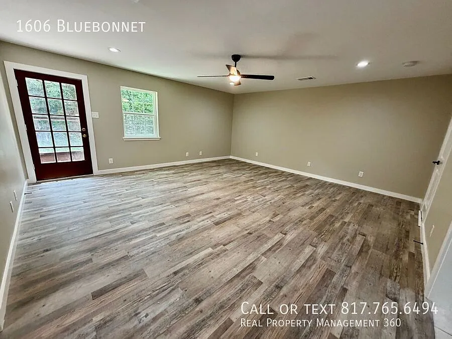 Building Photo - 1606 Bluebonnet Trl
