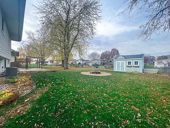 2nd image of 406 Heritage Ln