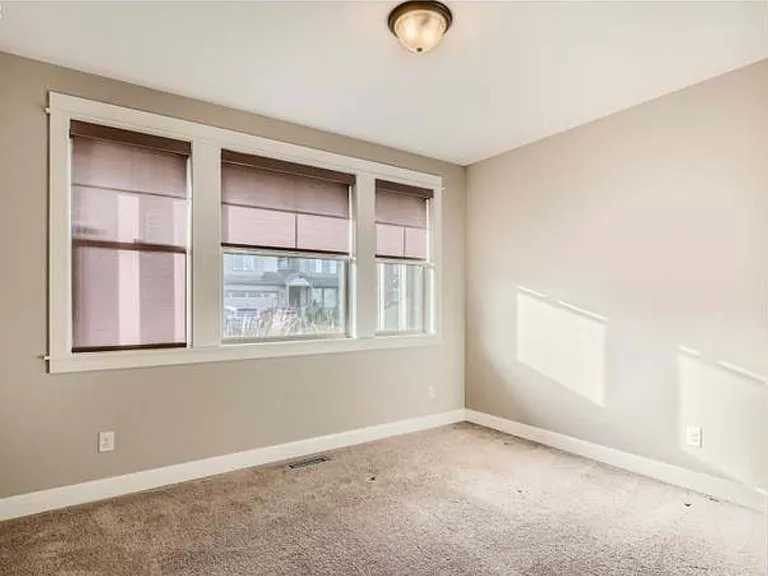 15318 NE 17th St — Photo 11