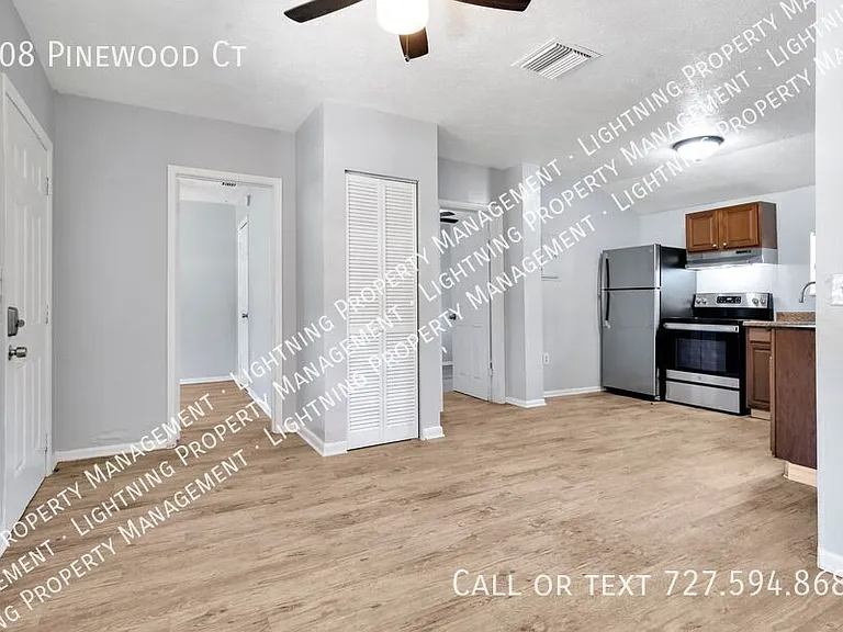 408 Pinewood Ct — Photo 8