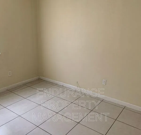 624 W 2nd St — Photo 9