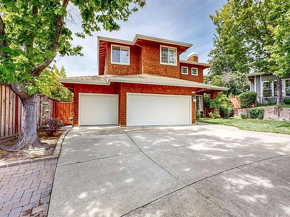 2nd image of 5 Red Oak Court