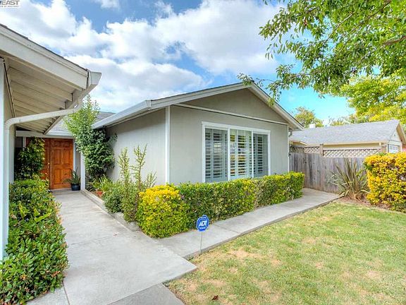 3rd image of 3262 Santa Isabella Ct