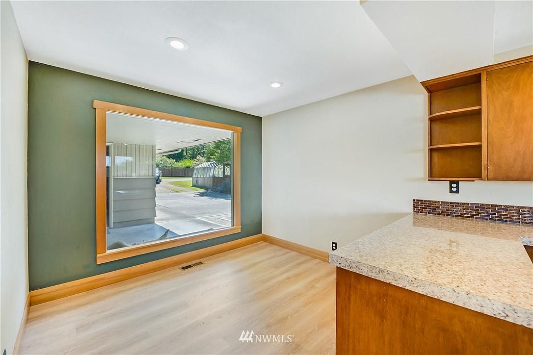 Oak Harbor, WA 98277