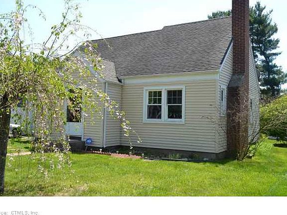 2nd image of 399 Hills St