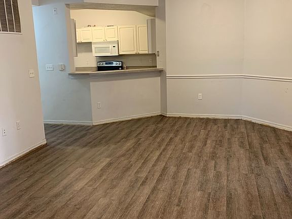 4th image of 5524 Metrowest Blvd Unit 10