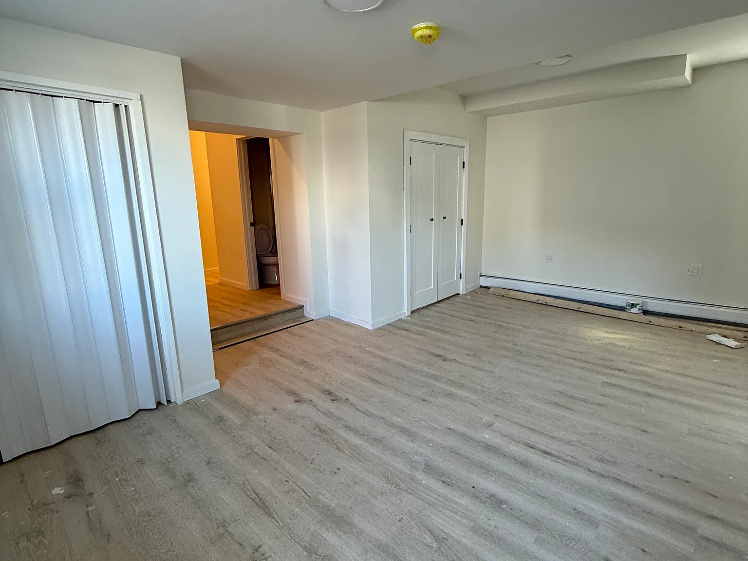 4 bed, 2000 sqft, $4,000 — Photo 1