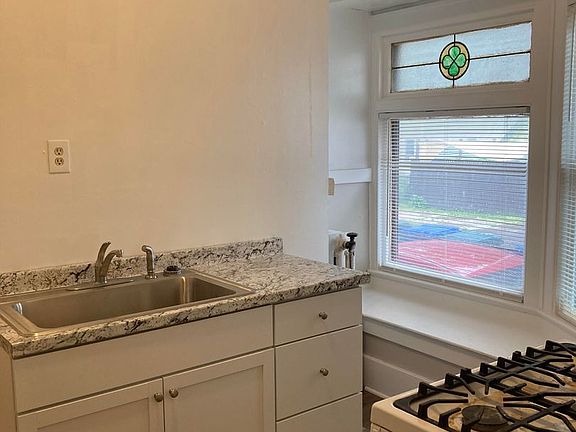 4th image of 450 Meigs St APT 2